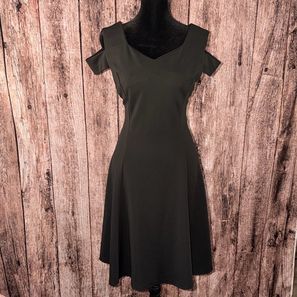 Helyo Fashion Alined open Shoulder Dress